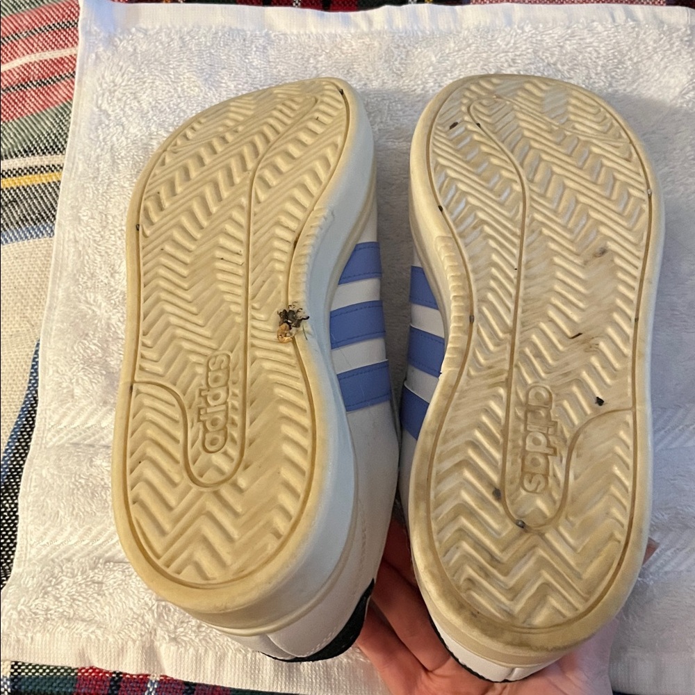 Adidas White Sneakers with Blue Accents and Gold Details - Picture 5 of 9